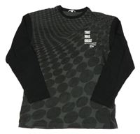 Šedo-černé vzorované triko s nápisem a číslem 